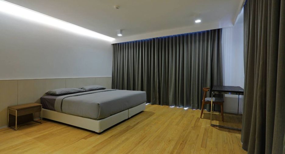 For rent 5 bedrooms serviced apartment in Watthana, Bangkok