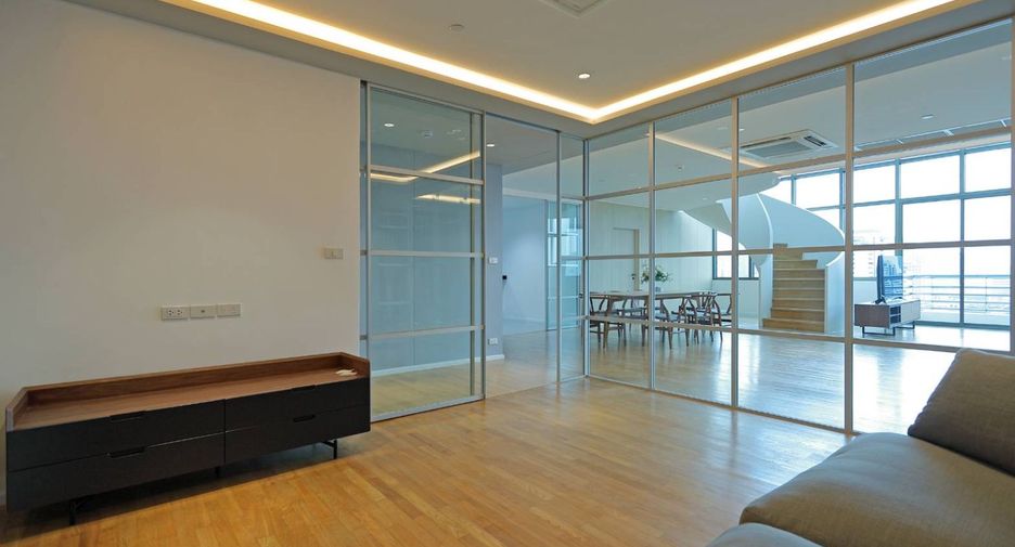 For rent 5 bedrooms serviced apartment in Watthana, Bangkok
