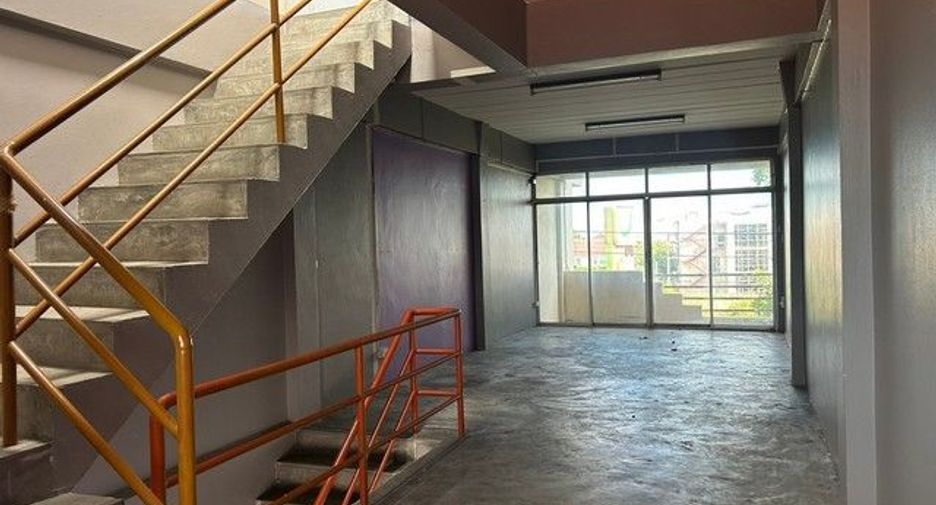 For rent retail Space in Thawi Watthana, Bangkok
