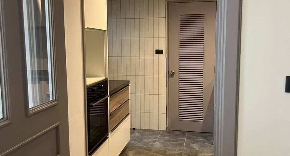 Wohnung zur Miete mit 3 Zimmer in Khlong Toei, Bangkok