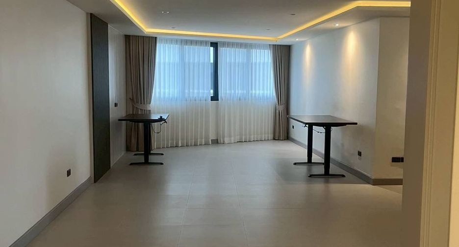Wohnung zur Miete mit 3 Zimmer in Khlong Toei, Bangkok