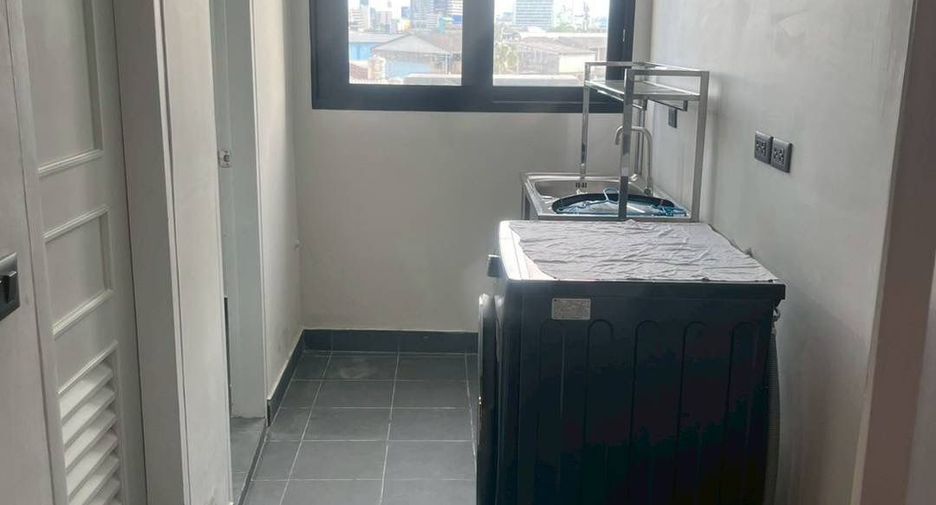 Wohnung zur Miete mit 3 Zimmer in Khlong Toei, Bangkok
