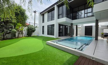 Villa en alquiler y en venta de 5 habitaciones en Mueang Chiang Mai, Chiang Mai