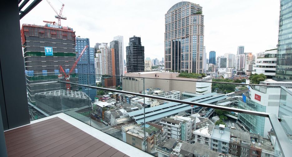 For rent 2 bedrooms condo in Khlong Toei, Bangkok