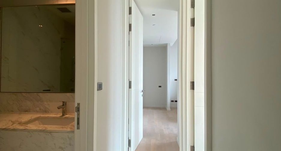 For rent 3 bedrooms condo in Bang Kho Laem, Bangkok