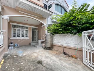 À vendre 3 chambres maison de ville à Mueang Pathum Thani, Pathum Thani