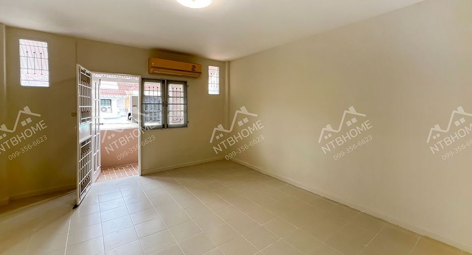 À vendre 3 chambres maison de ville à Mueang Pathum Thani, Pathum Thani