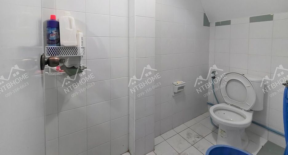 For sale 4 bedrooms townhouse in Don Mueang, Bangkok