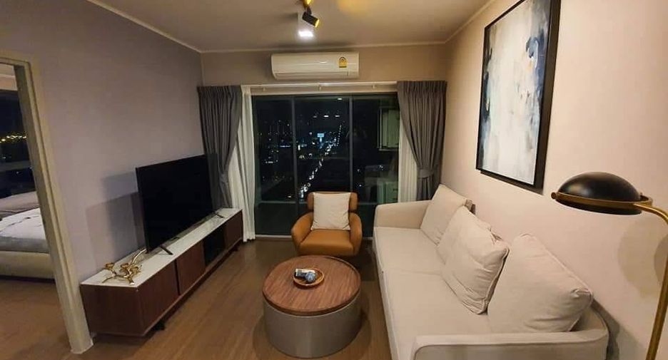 For rent 2 bedrooms condo in Phra Khanong, Bangkok