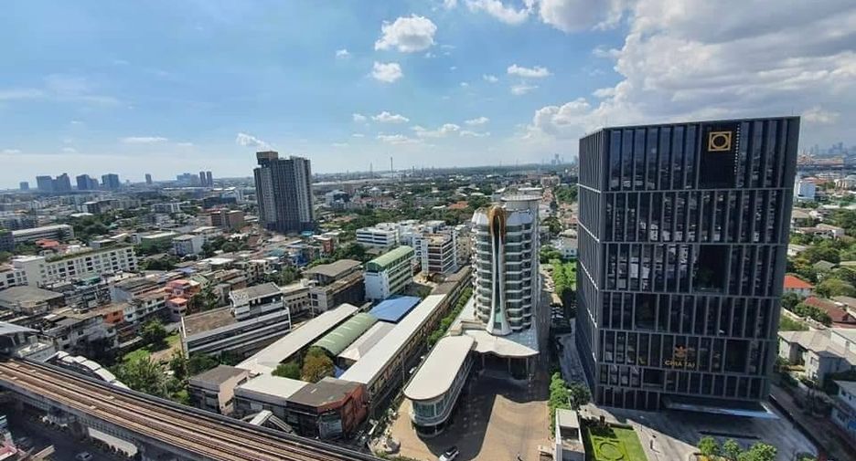 For rent 2 bedrooms condo in Phra Khanong, Bangkok