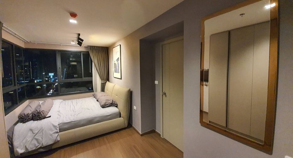 For rent 2 bedrooms condo in Phra Khanong, Bangkok