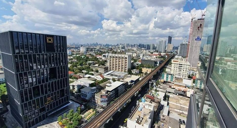 For rent 2 bedrooms condo in Phra Khanong, Bangkok