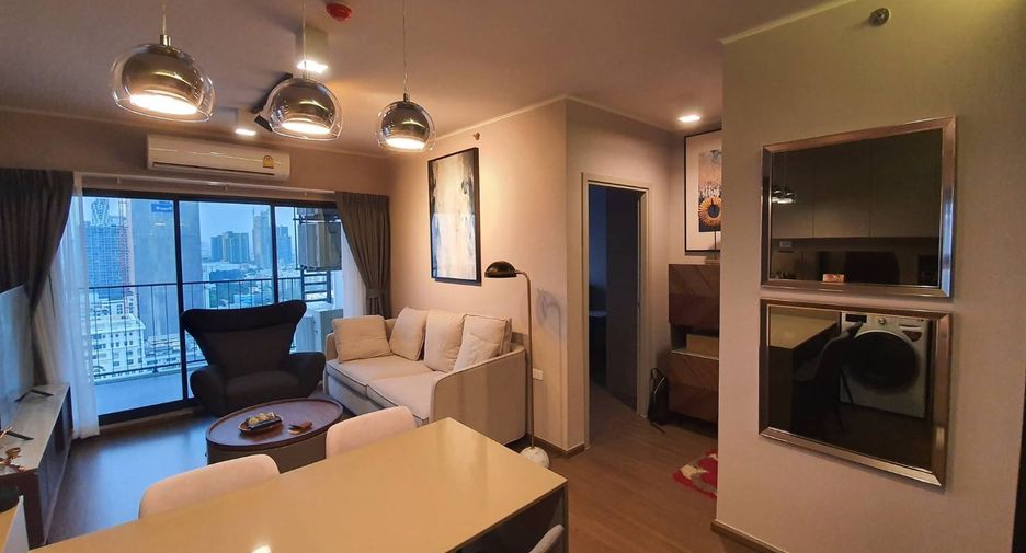 For rent 2 bedrooms condo in Phra Khanong, Bangkok
