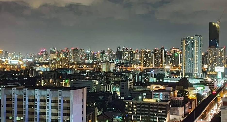 For rent 2 bedrooms condo in Phra Khanong, Bangkok