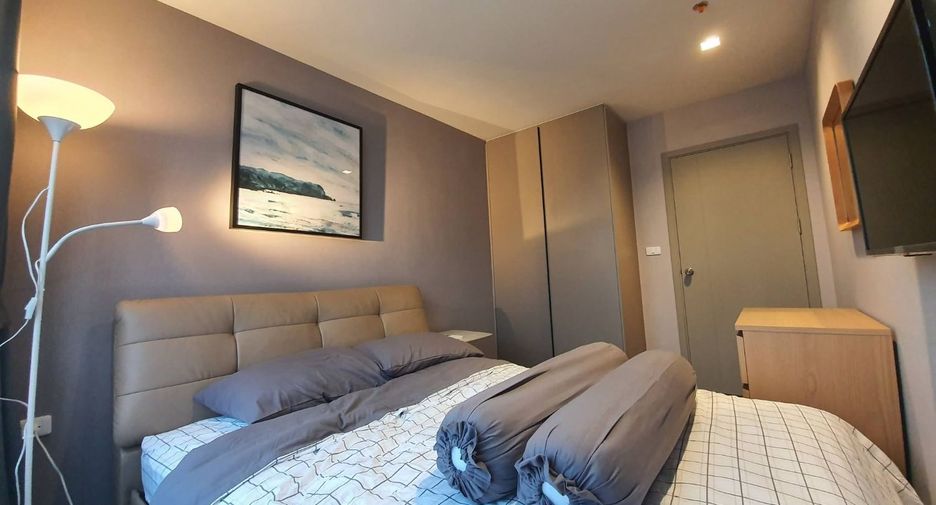 For rent 2 bedrooms condo in Phra Khanong, Bangkok