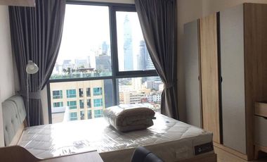 Condo en alquiler de 1 habitaciones en Bang Rak, Bangkok