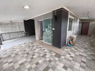 À vendre 3 chambres maison de ville à Lam Luk Ka, Pathum Thani