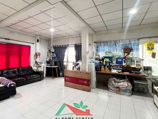 À vendre 3 chambres maison de ville à Sam Khok, Pathum Thani