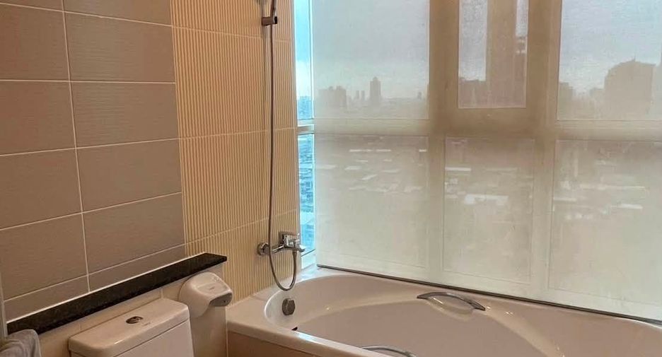 For rent 2 bedrooms condo in Khlong San, Bangkok