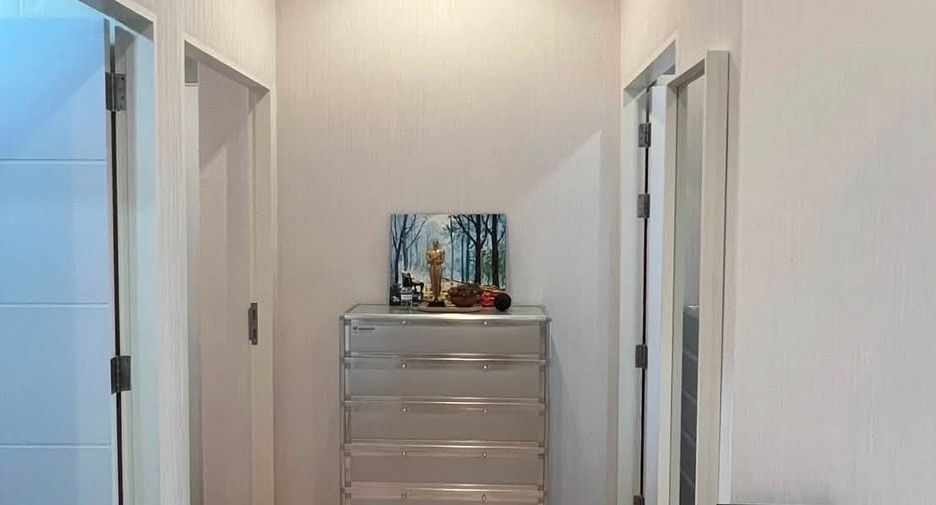 For rent 2 bedrooms condo in Khlong San, Bangkok