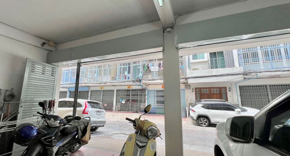 For sale 12 bedrooms retail Space in Bang Sue, Bangkok