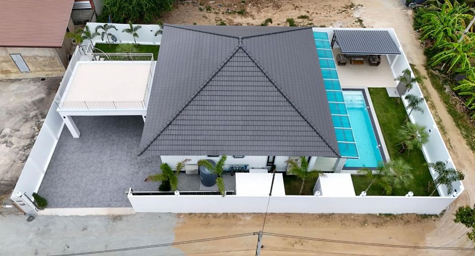 For sale 3 bedrooms villa in Huay Yai, Pattaya
