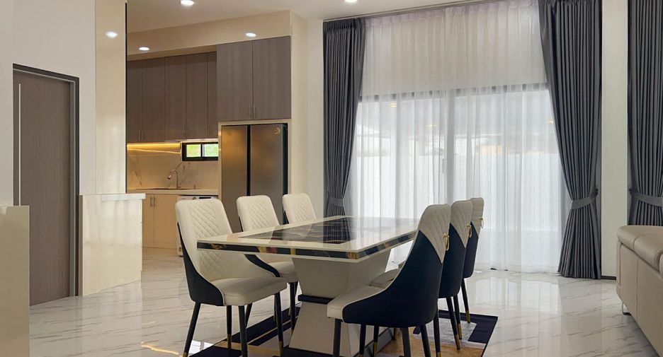 For sale 3 bedrooms villa in Huay Yai, Pattaya