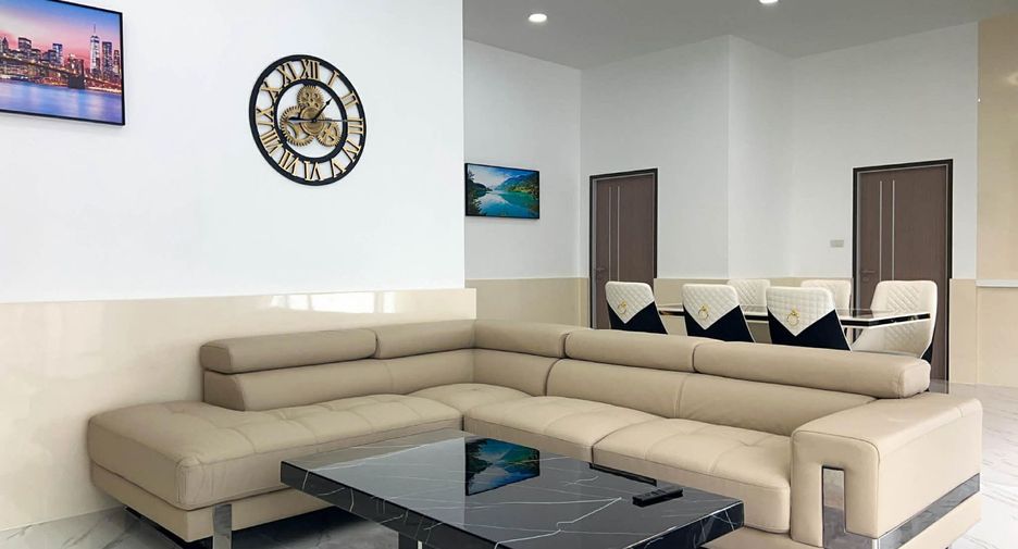 For sale 3 bedrooms villa in Huay Yai, Pattaya