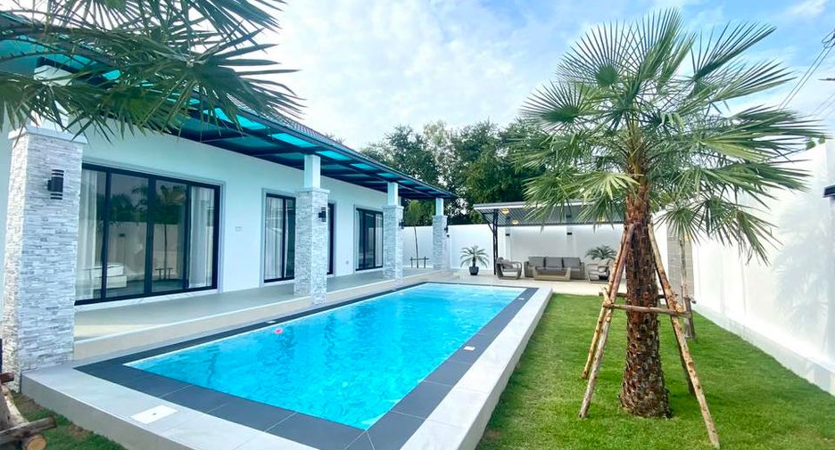 For sale 3 bedrooms villa in Huay Yai, Pattaya