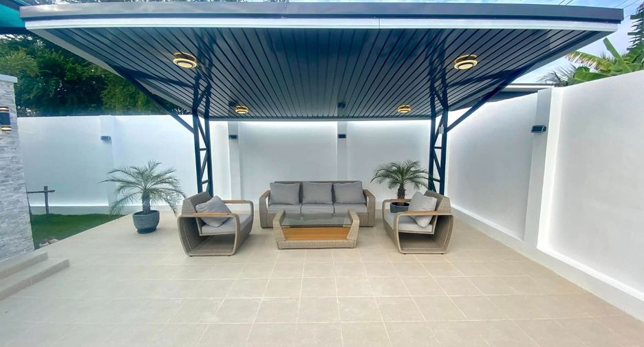 For sale 3 bedrooms villa in Huay Yai, Pattaya