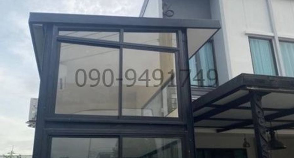 For sale 5 bedrooms townhouse in Lat Krabang, Bangkok