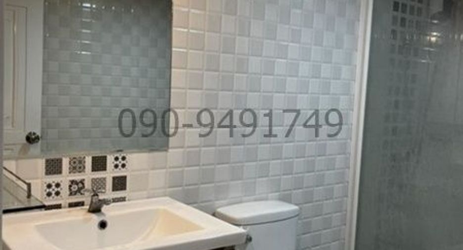 For sale 5 bedrooms townhouse in Lat Krabang, Bangkok
