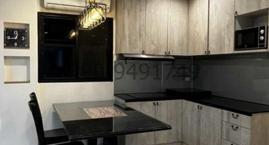 For sale 5 bedrooms townhouse in Lat Krabang, Bangkok