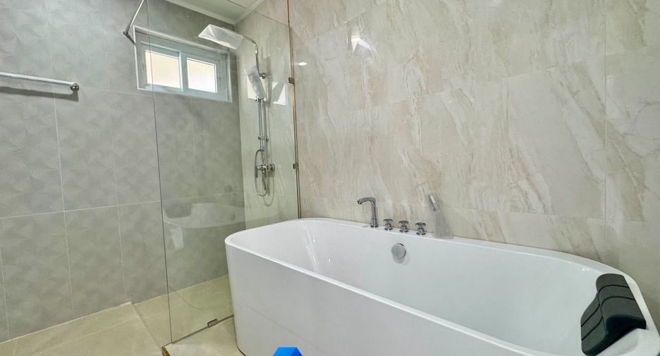 For sale 3 bedrooms villa in Hua Hin, Prachuap Khiri Khan