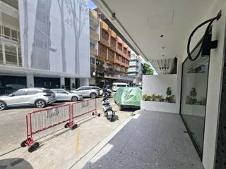 For rent retail Space in Watthana, Bangkok