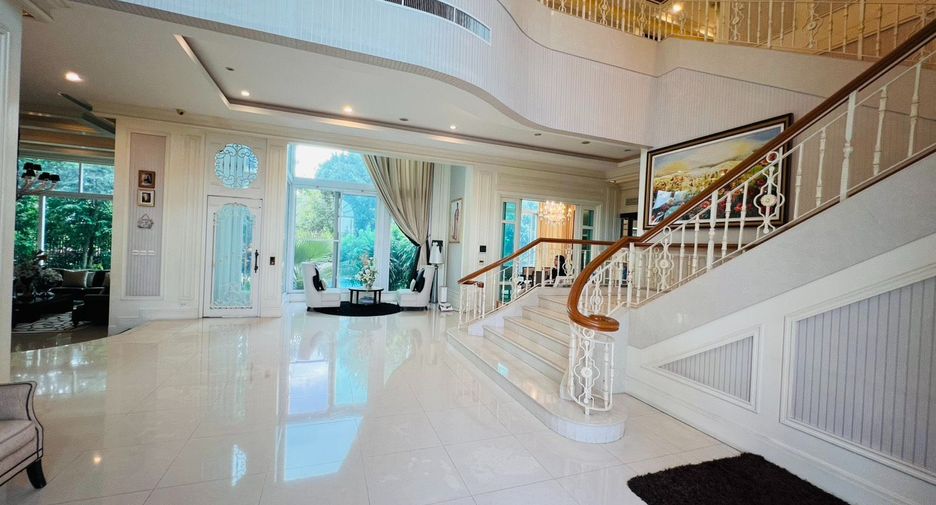 Casa en venta de 5 habitaciones en Taling Chan, Bangkok