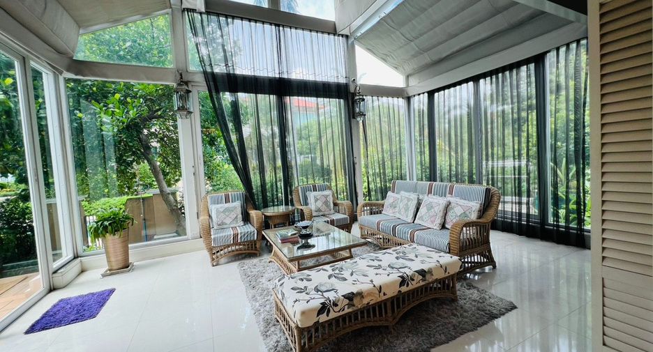 Casa en venta de 5 habitaciones en Taling Chan, Bangkok