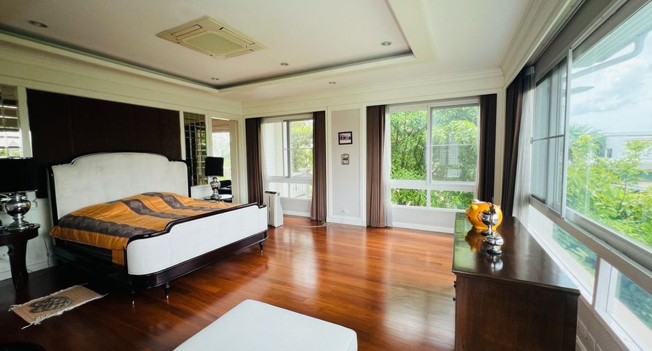 Casa en venta de 5 habitaciones en Taling Chan, Bangkok