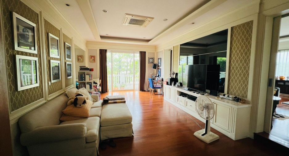 Casa en venta de 5 habitaciones en Taling Chan, Bangkok