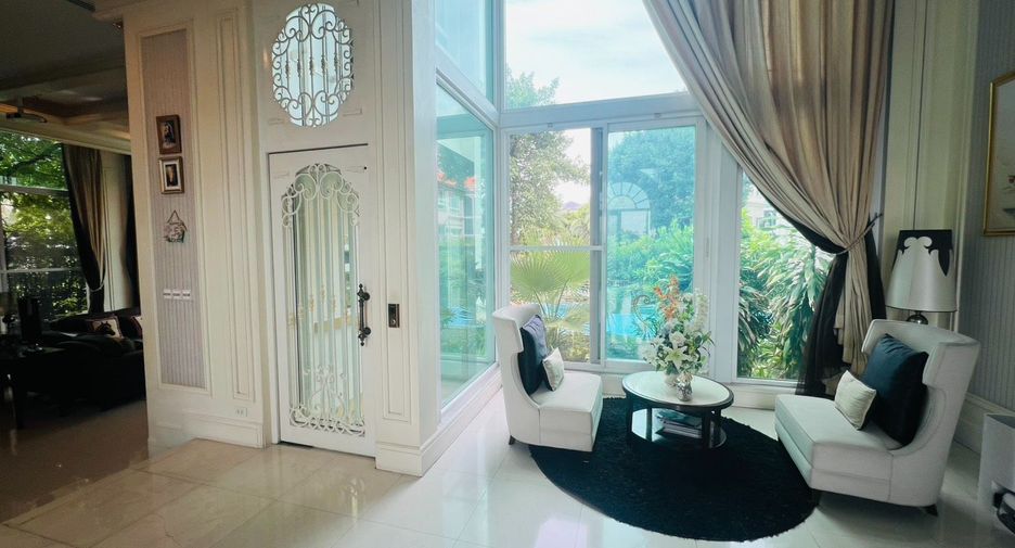 Casa en venta de 5 habitaciones en Taling Chan, Bangkok