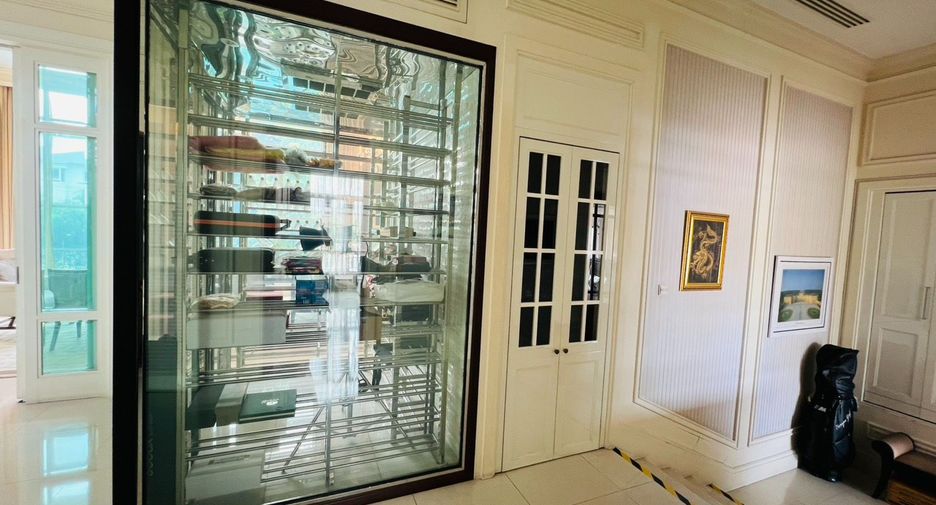 Casa en venta de 5 habitaciones en Taling Chan, Bangkok