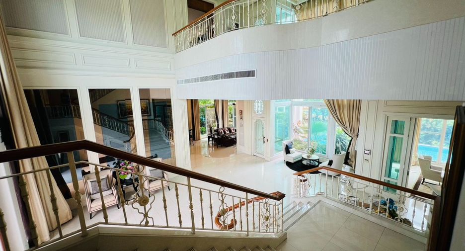 Casa en venta de 5 habitaciones en Taling Chan, Bangkok