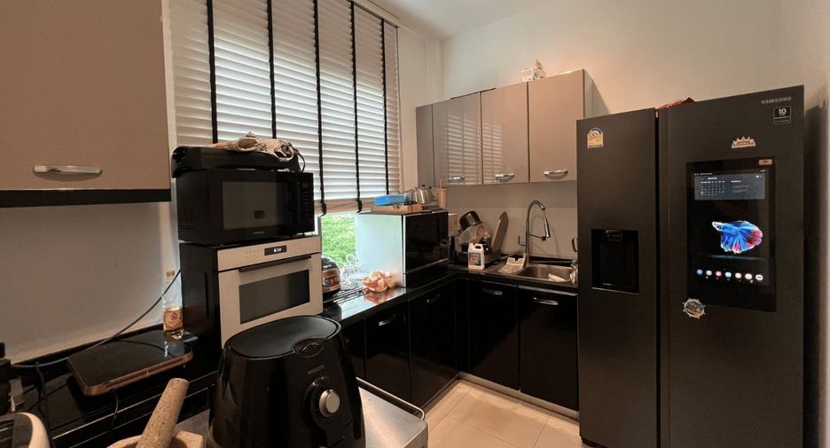 For sale 4 bedrooms house in Bueng Kum, Bangkok