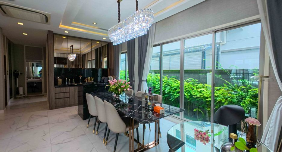 For sale 4 bedrooms house in Bueng Kum, Bangkok