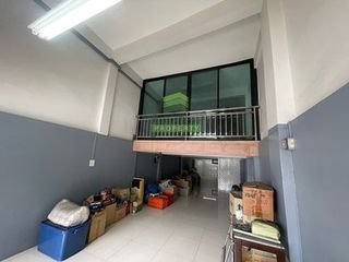 For sale 3 bedrooms retail Space in Ratchathewi, Bangkok