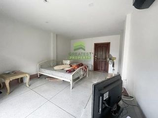 For sale 3 bedrooms retail Space in Ratchathewi, Bangkok