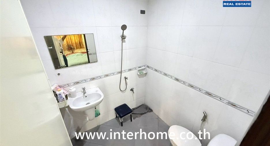 For sale 4 bedrooms townhouse in Bueng Kum, Bangkok