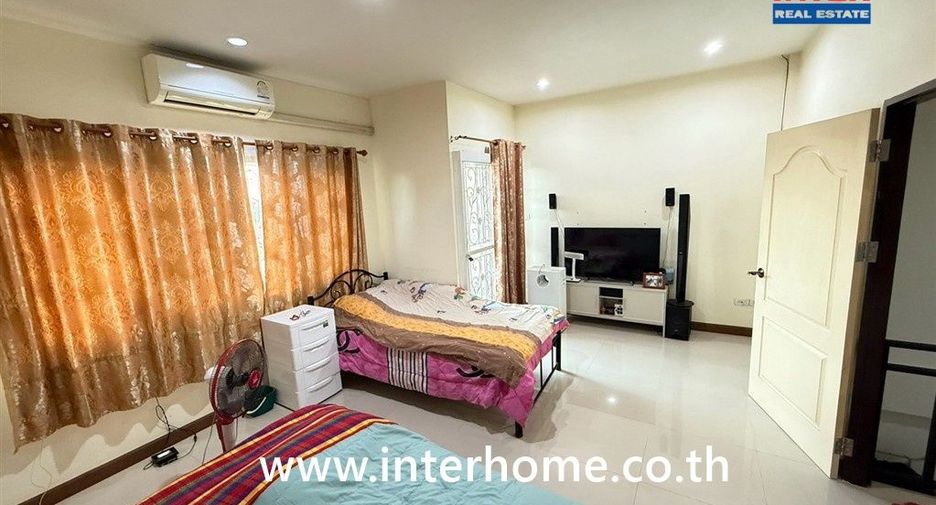 For sale 4 bedrooms townhouse in Bueng Kum, Bangkok