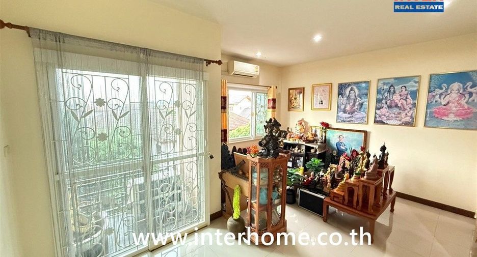 For sale 4 bedrooms townhouse in Bueng Kum, Bangkok