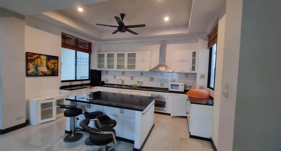 For rent and for sale 6 bedrooms villa in Bang Lamung, Chonburi